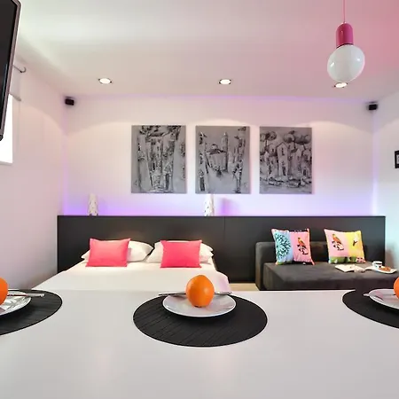 City Center Studio Main Street Apartment Zadar